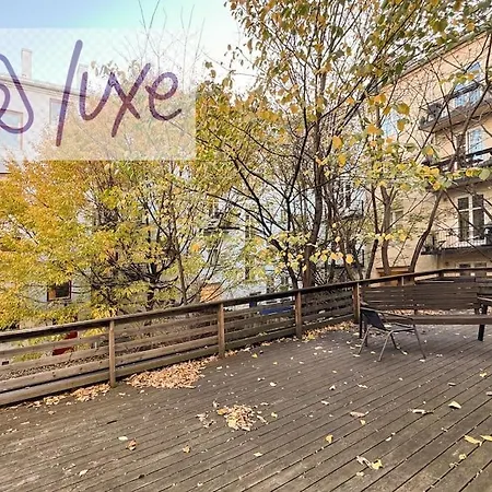 Summer Terrace Fast Wifi Deluxe Charming Apartment *